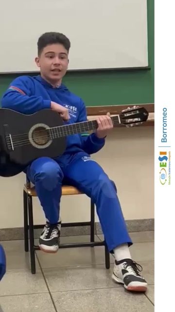 Para explorar os conteúdos de Music and Dance Styles, os estudantes do 8º ano realizaram um verdadeiro talent show, trazendo apresentações musicais cheias de entusiasmo.
🎤🎶
Foi um momento especial em que puderam colocar o inglês em prática de forma dinâmica, conectando idioma e cultura em cada performance!